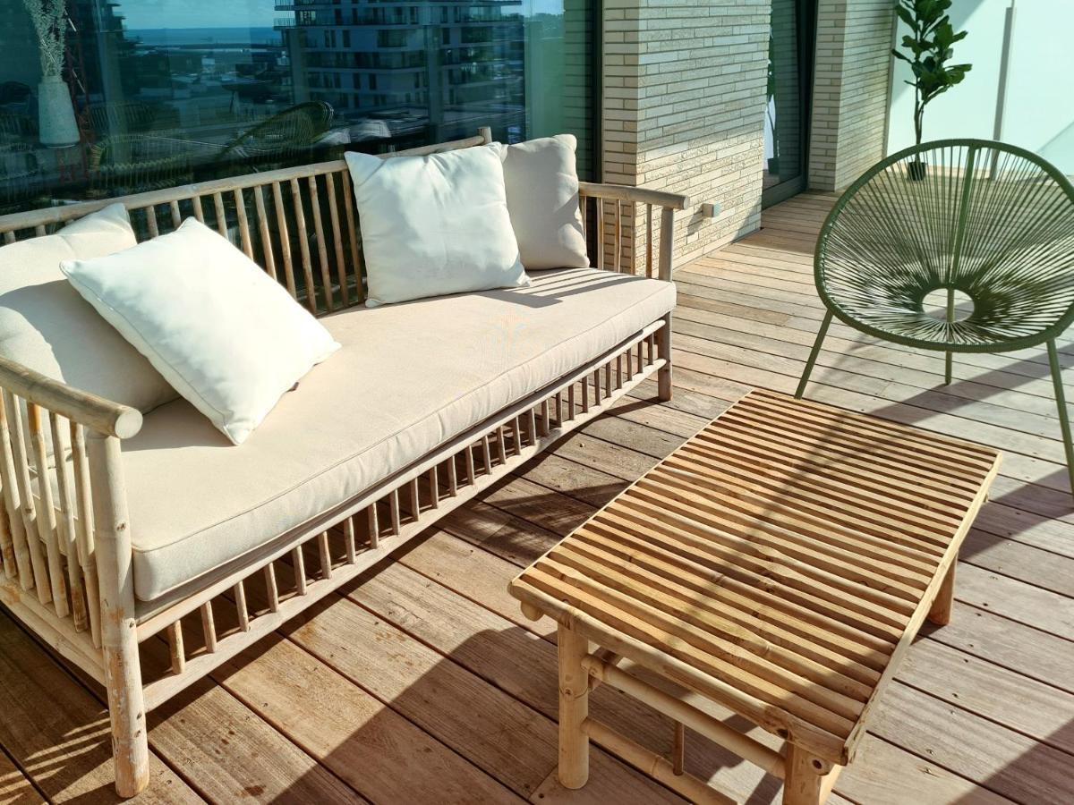 Central Park Tower Sea View Residence With Pool And Gym Остенде Экстерьер фото