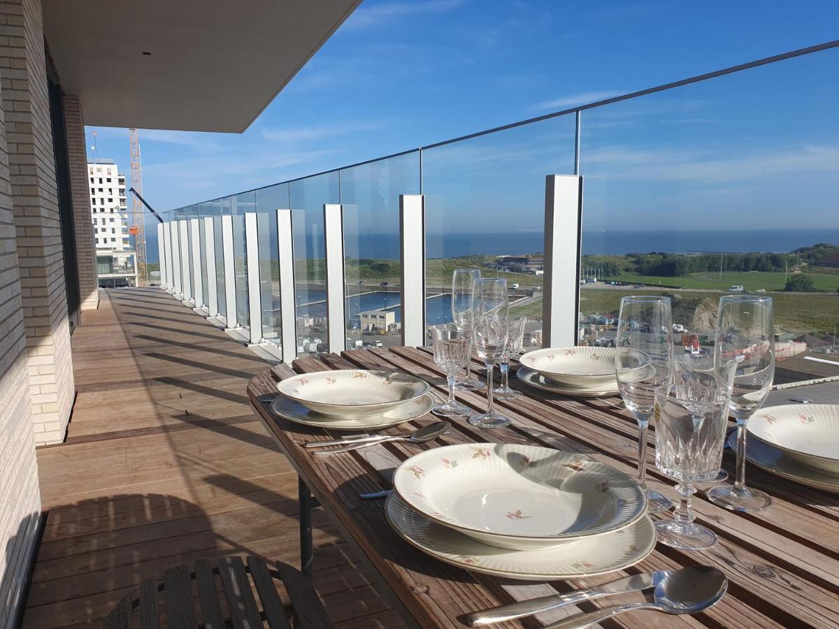 Central Park Tower Sea View Residence With Pool And Gym Остенде Экстерьер фото